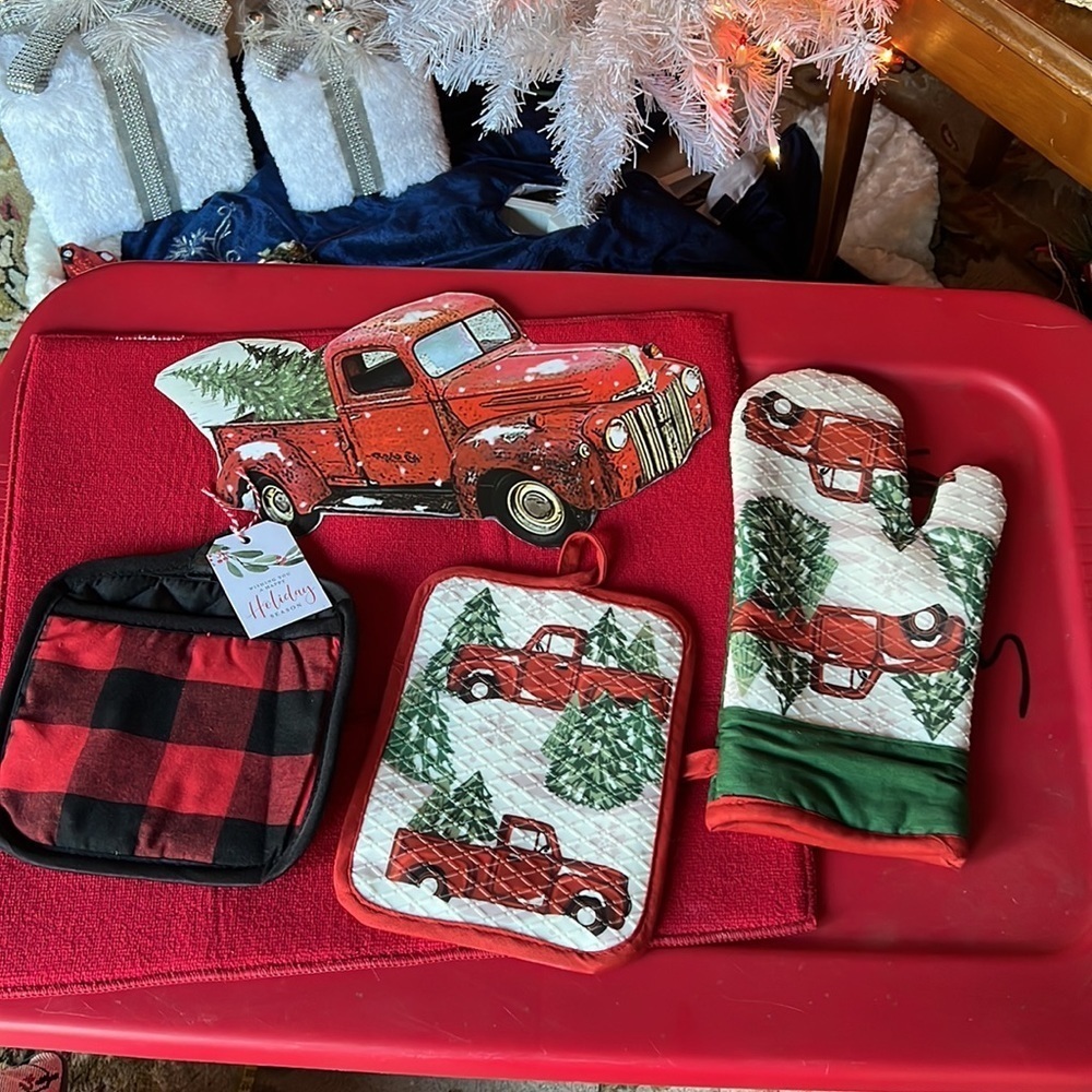 4x Christmas Red Truck Kitchen
Decor